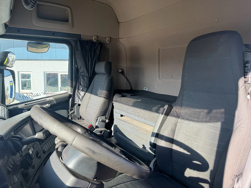 Dropside/ Flatbed truck, Crane truck Scania G440 8X2 EURO 6 HMF 8520 + REMOTE CONTROL TWISTLOCKS: picture 19