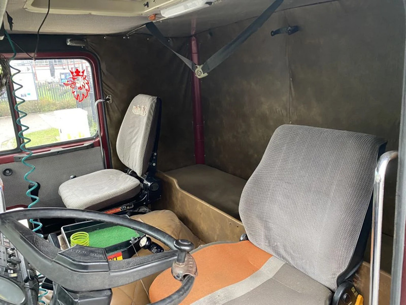 Dropside/ Flatbed truck Scania LB141 V8 141 V8 - 6X2 - BOX 7,35 METER: picture 13 Dropside/ Flatbed truck Scania LB141 V8 141 V8 - 6X2 - BOX 7,35 METER: picture 13