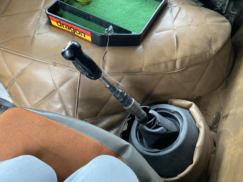 Dropside/ Flatbed truck Scania LB141 V8 141 V8 - 6X2 - BOX 7,35 METER: picture 11 Dropside/ Flatbed truck Scania LB141 V8 141 V8 - 6X2 - BOX 7,35 METER: picture 11