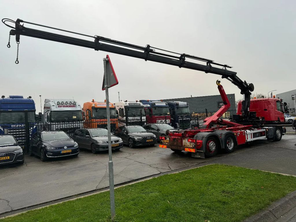 Scania P320 6X2 HIAB 144 CRANE + HIAB HOOK 20T + REMOTE - Hook lift truck, Crane truck: picture 4 Scania P320 6X2 HIAB 144 CRANE + HIAB HOOK 20T + REMOTE - Hook lift truck, Crane truck: picture 4