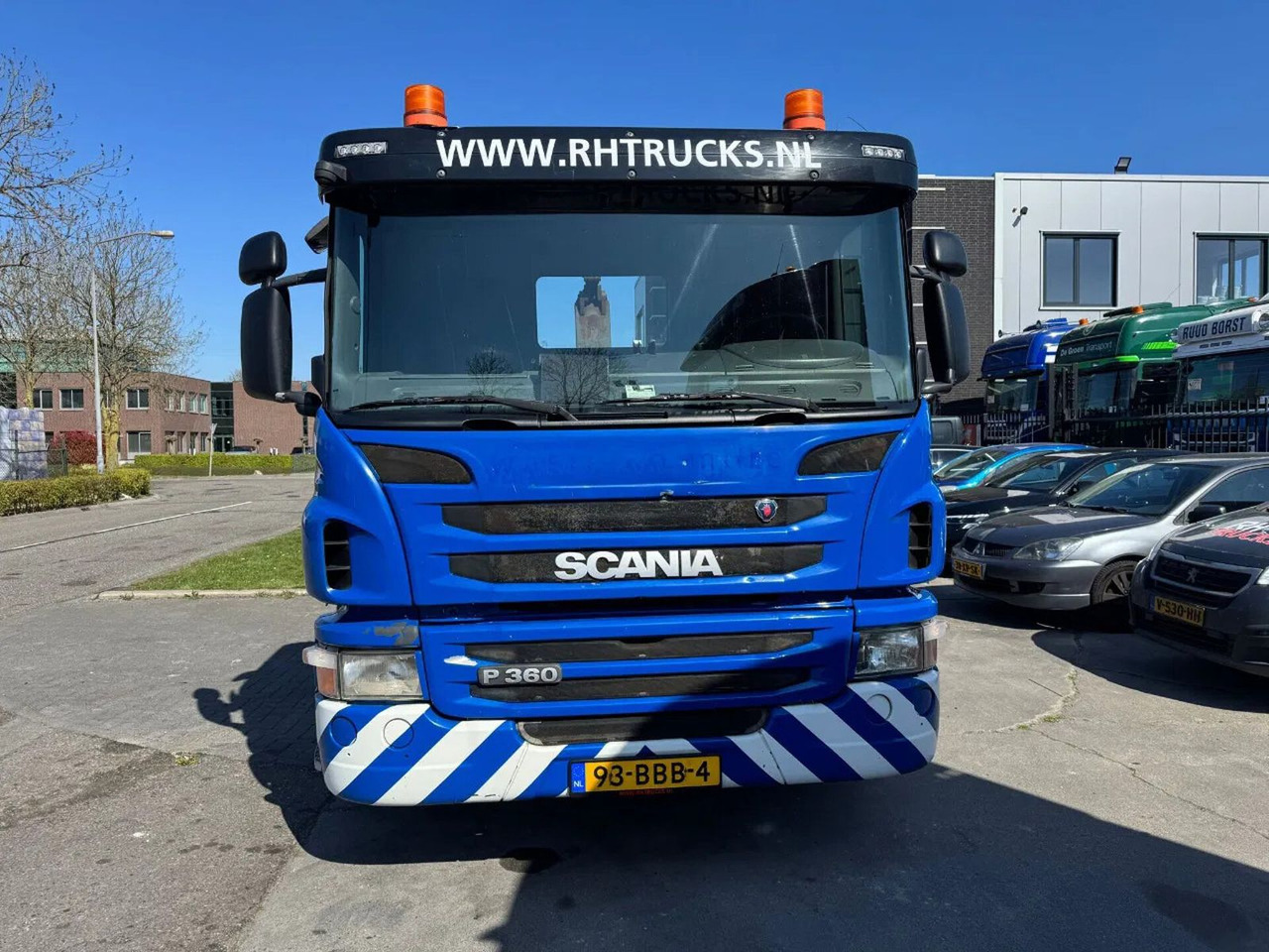 Scania P360 8X4 - EURO 5 + VDL 25T HOOK + TÜV 08-2025 - Hook lift truck: picture 2 Scania P360 8X4 - EURO 5 + VDL 25T HOOK + TÜV 08-2025 - Hook lift truck: picture 2
