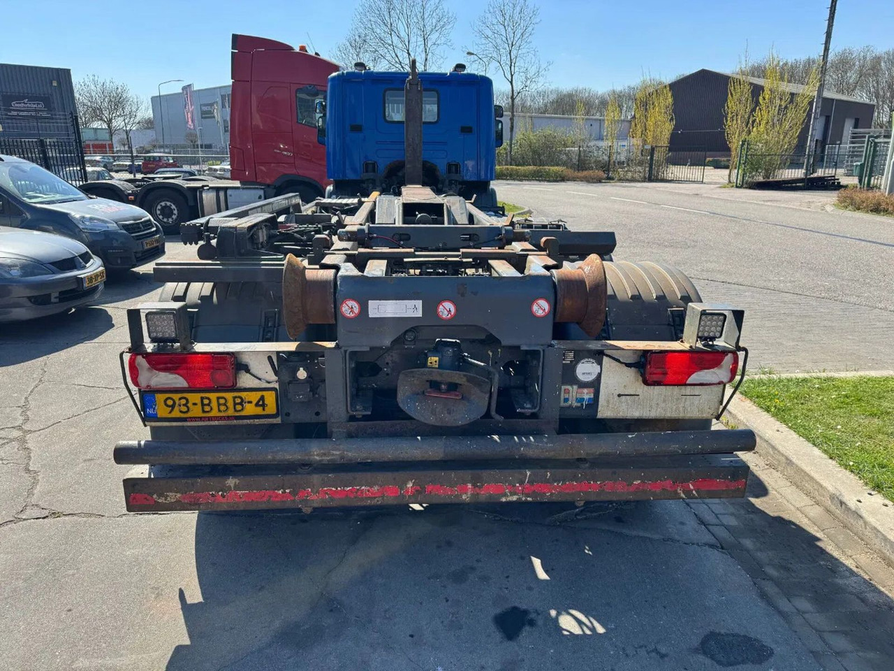Scania P360 8X4 - EURO 5 + VDL 25T HOOK + TÜV 08-2025 - Hook lift truck: picture 5 Scania P360 8X4 - EURO 5 + VDL 25T HOOK + TÜV 08-2025 - Hook lift truck: picture 5
