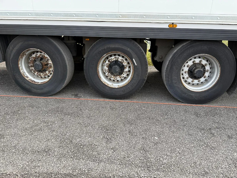 Refrigerator semi-trailer Schmitz Cargobull THERMO KING SLXE200 BPW AXLE: picture 8 Refrigerator semi-trailer Schmitz Cargobull THERMO KING SLXE200 BPW AXLE: picture 8