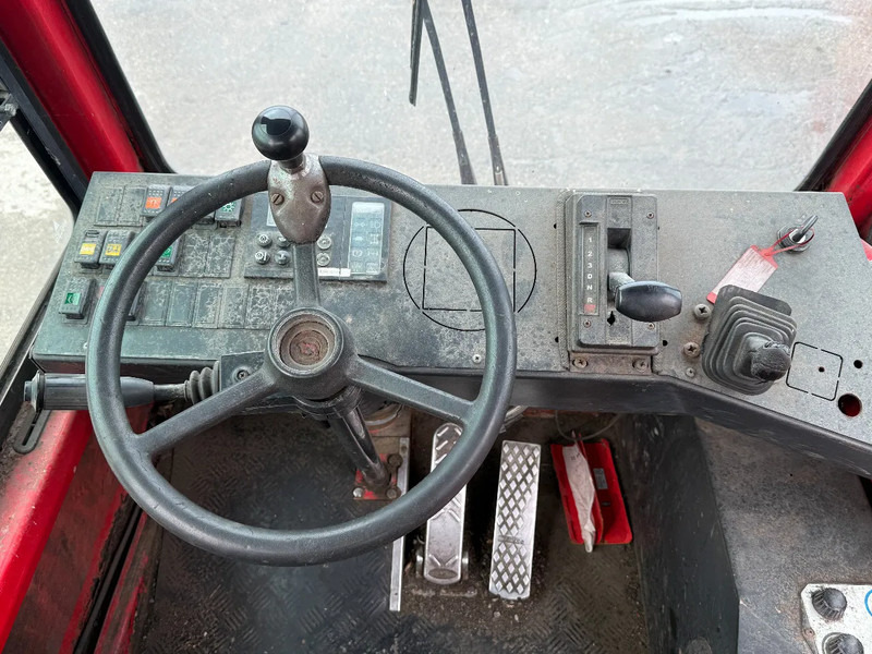 Terminal tractor Terberg YT 180 4X2 - HUB REDUCTION + NL REGISTRATION!: picture 11 Terminal tractor Terberg YT 180 4X2 - HUB REDUCTION + NL REGISTRATION!: picture 11