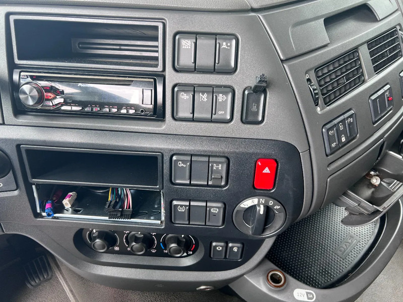 Tractor unit DAF XF 440 4X2 EURO 6 MEGA LOW DECK: picture 16