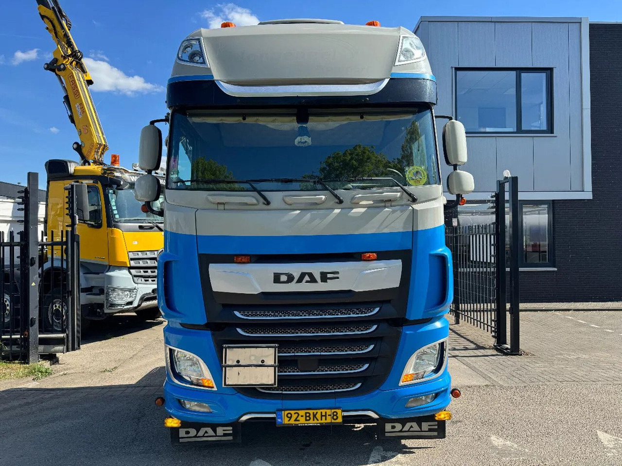 DAF XF 480 4X2 EURO 6 ADR SPECIAL INTERIOR 2018 - Tractor unit: picture 2 DAF XF 480 4X2 EURO 6 ADR SPECIAL INTERIOR 2018 - Tractor unit: picture 2