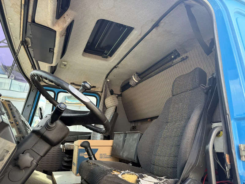 Tractor unit MAN 33.463 33-463 8x4 met 62 effer kraan 6x uitschuifbaar: picture 16 Tractor unit MAN 33.463 33-463 8x4 met 62 effer kraan 6x uitschuifbaar: picture 16