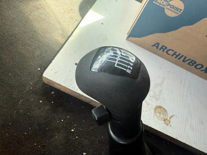 Tractor unit MAN 33.463 33-463 8x4 met 62 effer kraan 6x uitschuifbaar: picture 17 Tractor unit MAN 33.463 33-463 8x4 met 62 effer kraan 6x uitschuifbaar: picture 17