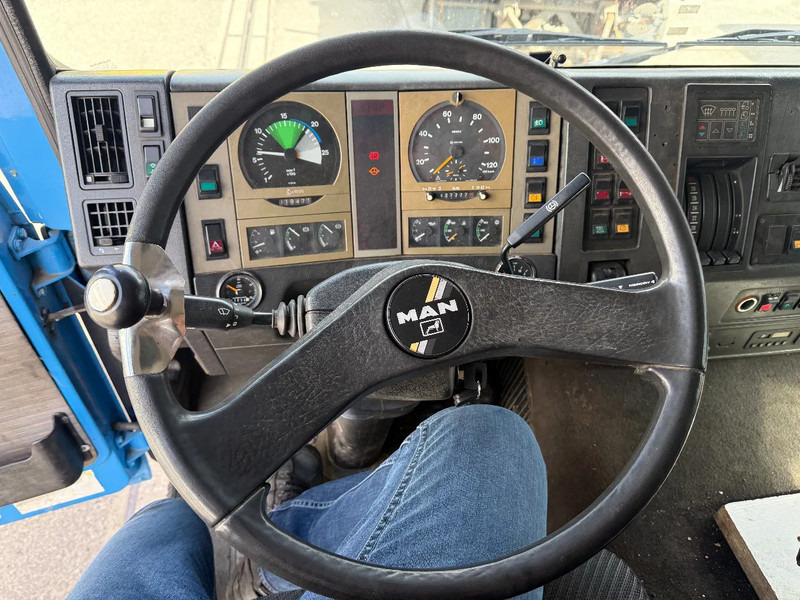 Tractor unit MAN 33.463 33-463 8x4 met 62 effer kraan 6x uitschuifbaar: picture 14 Tractor unit MAN 33.463 33-463 8x4 met 62 effer kraan 6x uitschuifbaar: picture 14