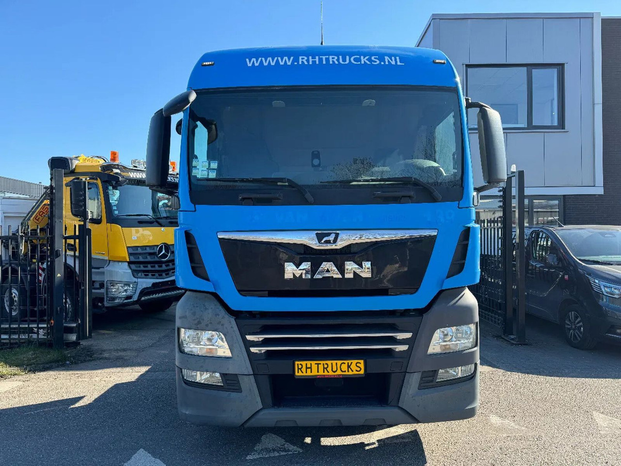 MAN TGX 18.460 4X2 EURO 6 ONLY 439042 KM TÜV TILL 02 - Tractor unit: picture 2 MAN TGX 18.460 4X2 EURO 6 ONLY 439042 KM TÜV TILL 02 - Tractor unit: picture 2