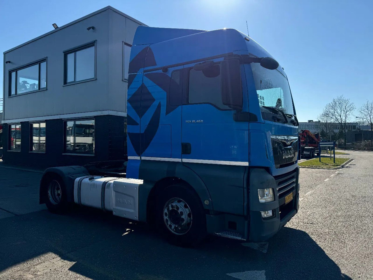 MAN TGX 18.460 4X2 EURO 6 ONLY 439042 KM TÜV TILL 02 - Tractor unit: picture 3 MAN TGX 18.460 4X2 EURO 6 ONLY 439042 KM TÜV TILL 02 - Tractor unit: picture 3