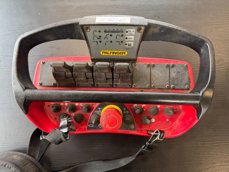 Tractor unit Volvo FH 460 6X2 PALFINGER 2300 + REMOTE CONTROL: picture 10 Tractor unit Volvo FH 460 6X2 PALFINGER 2300 + REMOTE CONTROL: picture 10