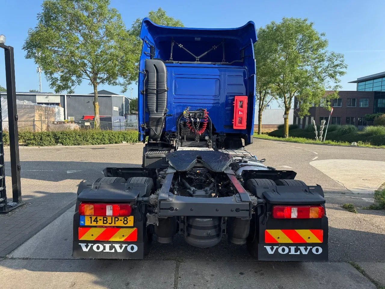 Volvo FM 330 4X2 - EURO 6 + TÜV 06-2026 - Tractor unit: picture 5 Volvo FM 330 4X2 - EURO 6 + TÜV 06-2026 - Tractor unit: picture 5