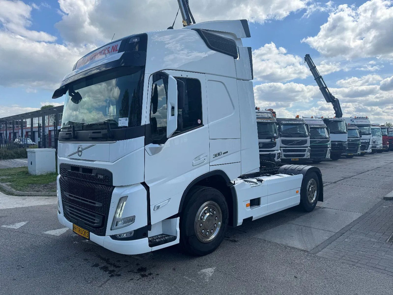 Volvo FM 380 4X2 EURO 6 NEW FACE SKIRTS AIRCO SPOILERS - Tractor unit: picture 1 Volvo FM 380 4X2 EURO 6 NEW FACE SKIRTS AIRCO SPOILERS - Tractor unit: picture 1