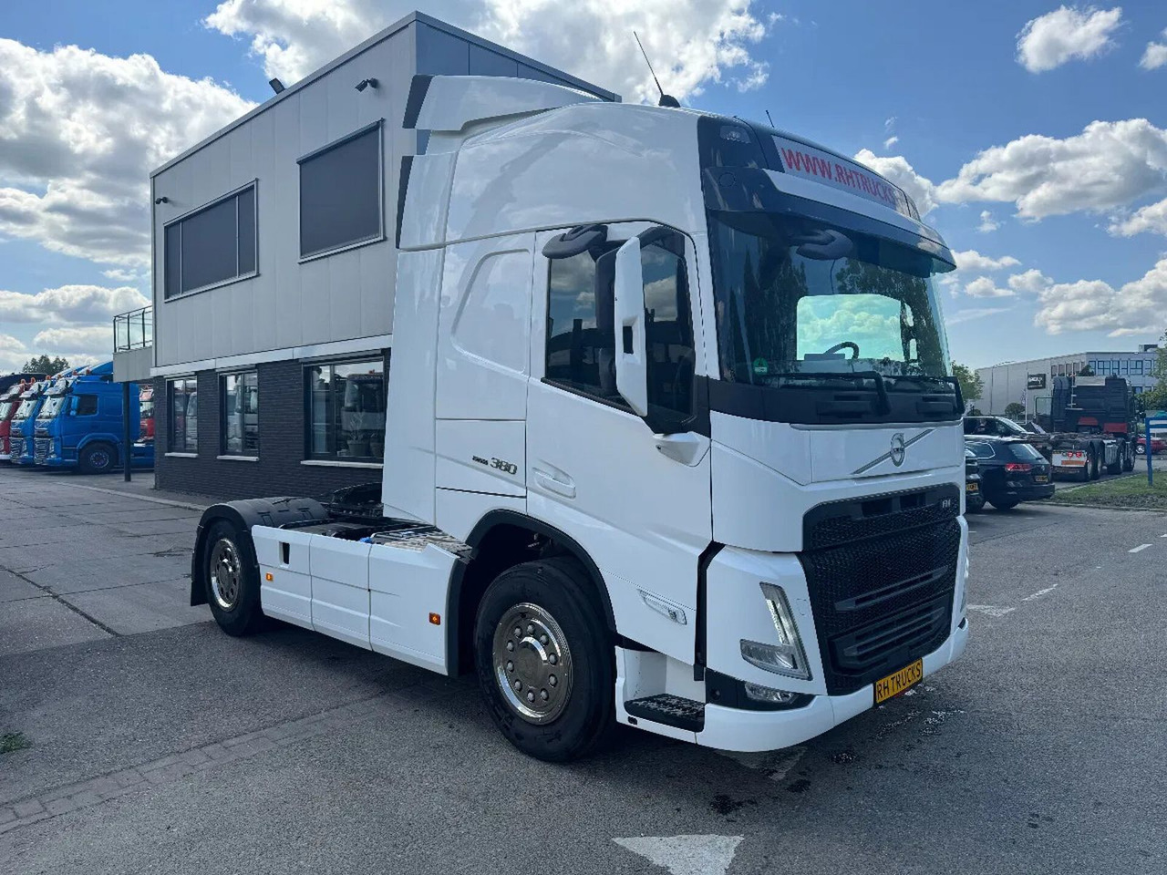 Volvo FM 380 4X2 EURO 6 NEW FACE SKIRTS AIRCO SPOILERS - Tractor unit: picture 4 Volvo FM 380 4X2 EURO 6 NEW FACE SKIRTS AIRCO SPOILERS - Tractor unit: picture 4