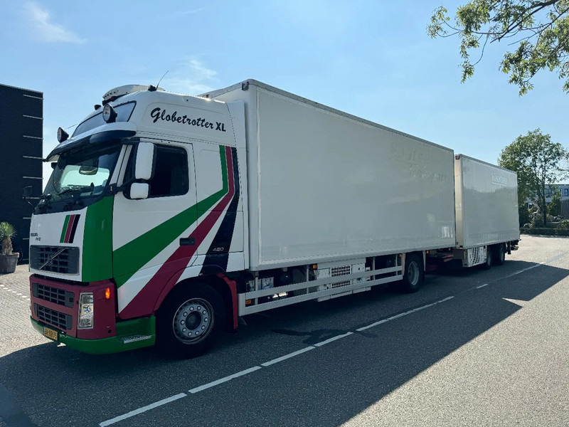 Volvo FH 12.420 4X2 EURO 3+ BURG HANGER + THERMO KING + DHOLLANDIA LIFT - Refrigerator truck: picture 1 Volvo FH 12.420 4X2 EURO 3+ BURG HANGER + THERMO KING + DHOLLANDIA LIFT - Refrigerator truck: picture 1