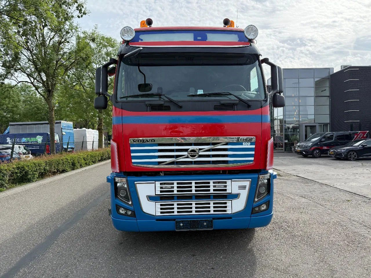 Volvo FH 16.600 600 - 6X2 - EURO 5 + HMF 2420 K5 + REM - Crane truck: picture 2 Volvo FH 16.600 600 - 6X2 - EURO 5 + HMF 2420 K5 + REM - Crane truck: picture 2