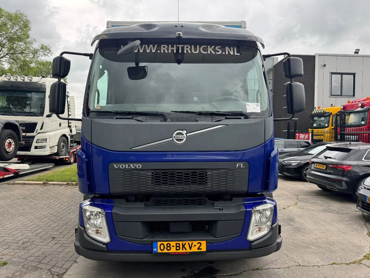Volvo FL 250 4X2 EURO 6 DHOLLANDIA LIFT + CARGOLOCK TÜ - Box truck: picture 2 Volvo FL 250 4X2 EURO 6 DHOLLANDIA LIFT + CARGOLOCK TÜ - Box truck: picture 2
