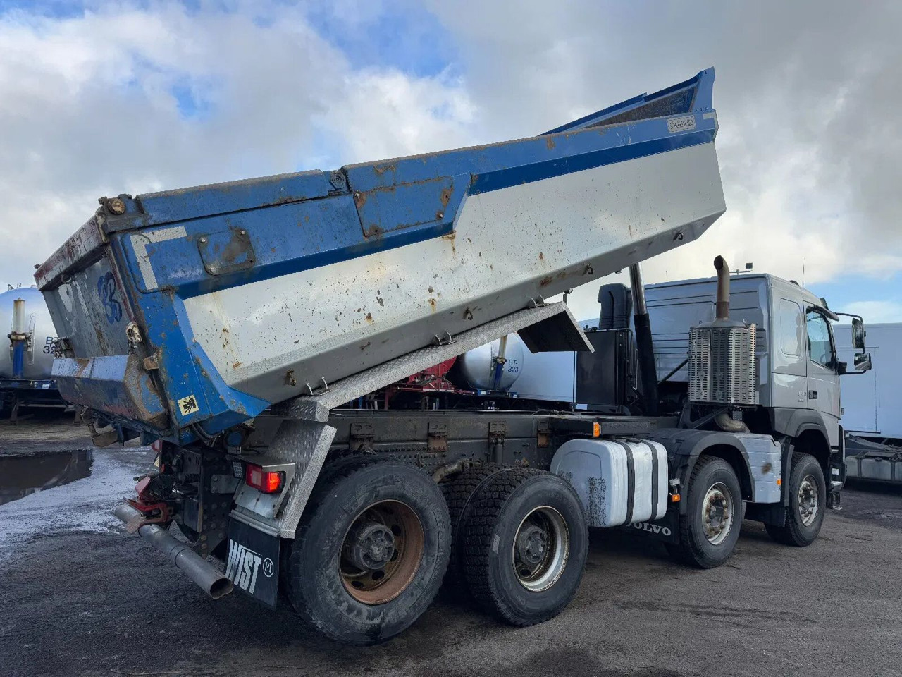 Volvo FMX 540 8X4 - EURO 6 + KIPPER + LIFTING AXLE Volvo FMX 540 8X4 - EURO 6 + KIPPER + LIFTING AXLE - Tipper: picture 4 Volvo FMX 540 8X4 - EURO 6 + KIPPER + LIFTING AXLE Volvo FMX 540 8X4 - EURO 6 + KIPPER + LIFTING AXLE - Tipper: picture 4