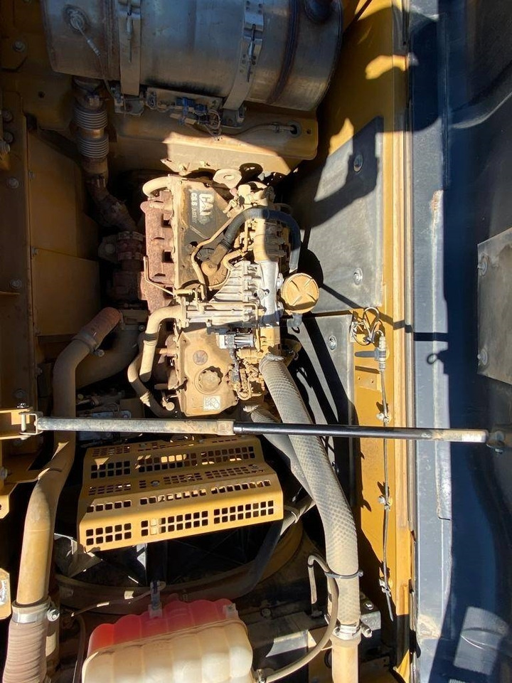 Crawler excavator CAT 323 E: picture 8