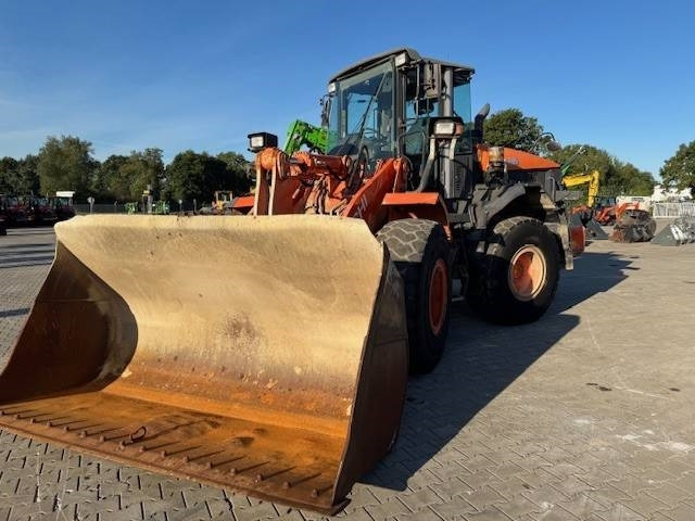 Hitachi ZW 180 - Wheel loader: picture 2 Hitachi ZW 180 - Wheel loader: picture 2