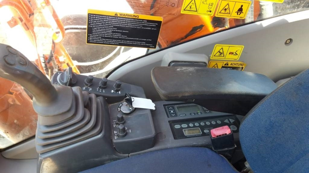 Hitachi ZX 210 LC - Crawler excavator: picture 5 Hitachi ZX 210 LC - Crawler excavator: picture 5