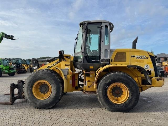 New Holland W 110 B W 110 B - Wheel loader: picture 1 New Holland W 110 B W 110 B - Wheel loader: picture 1