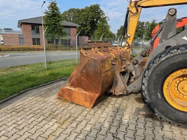 Volvo L 90 F - Wheel loader: picture 2 Volvo L 90 F - Wheel loader: picture 2