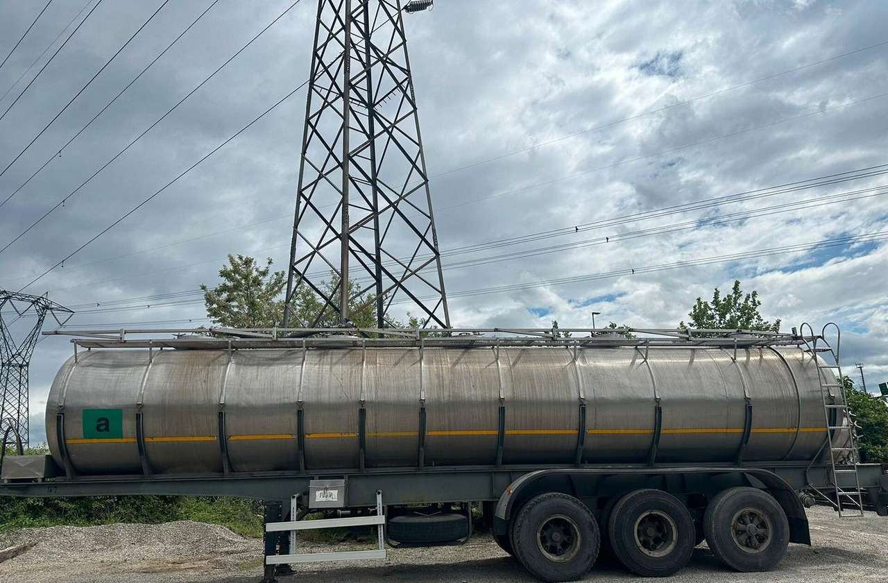 Semirimorchio per fanghi e acqua - Tank semi-trailer: picture 3 Semirimorchio per fanghi e acqua - Tank semi-trailer: picture 3