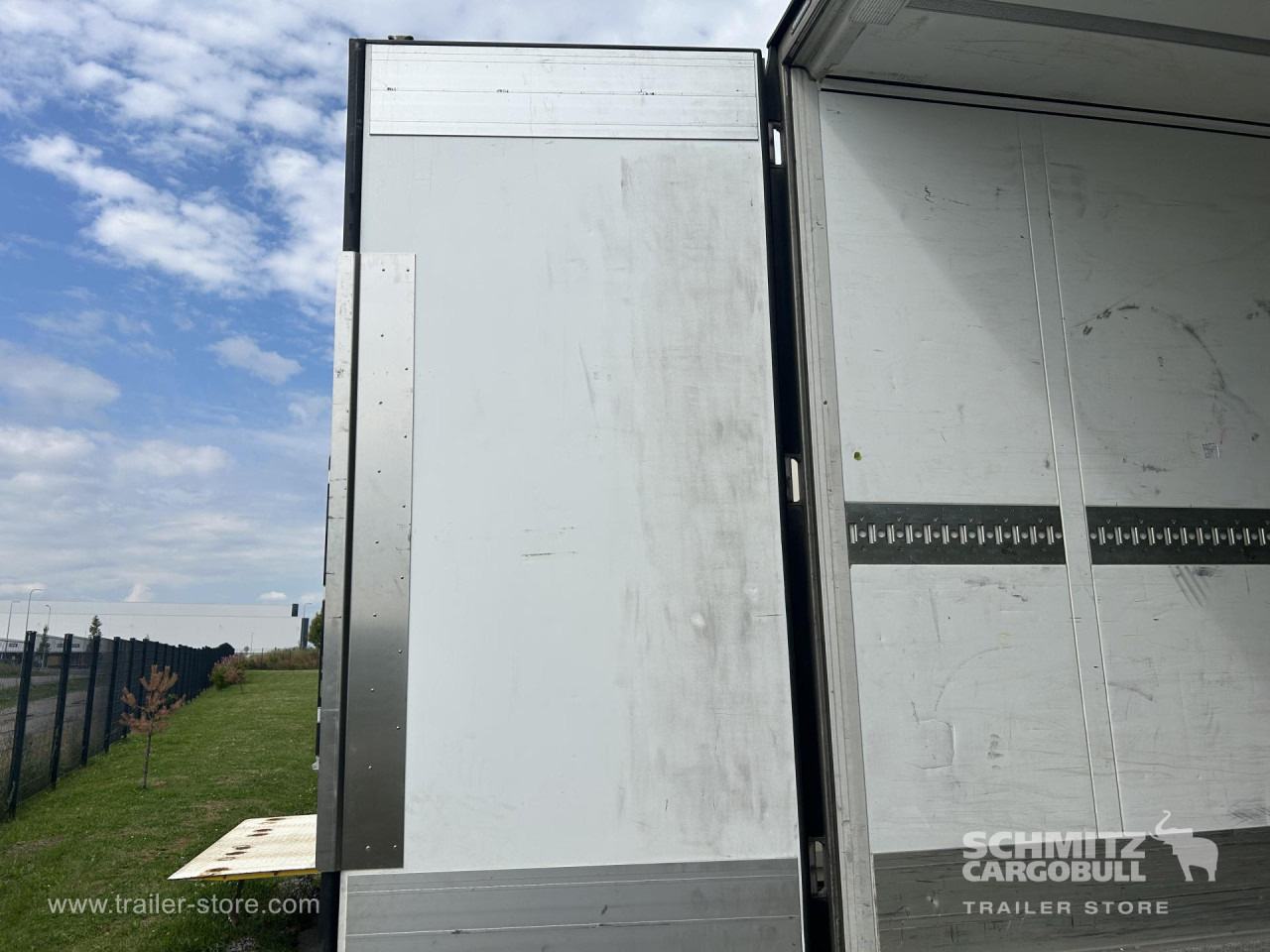 SCHMITZ Reefer Standard - Isothermal semi-trailer: picture 2 SCHMITZ Reefer Standard - Isothermal semi-trailer: picture 2