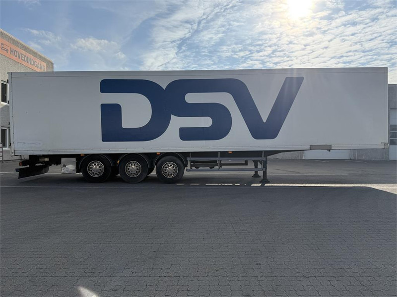 Ekeri 33 pl. - Closed box semi-trailer: picture 4 Ekeri 33 pl. - Closed box semi-trailer: picture 4