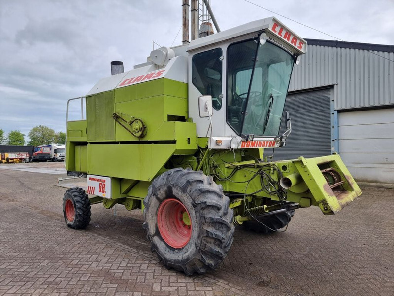 Claas Dominator 68s - Combine harvester: picture 3 Claas Dominator 68s - Combine harvester: picture 3