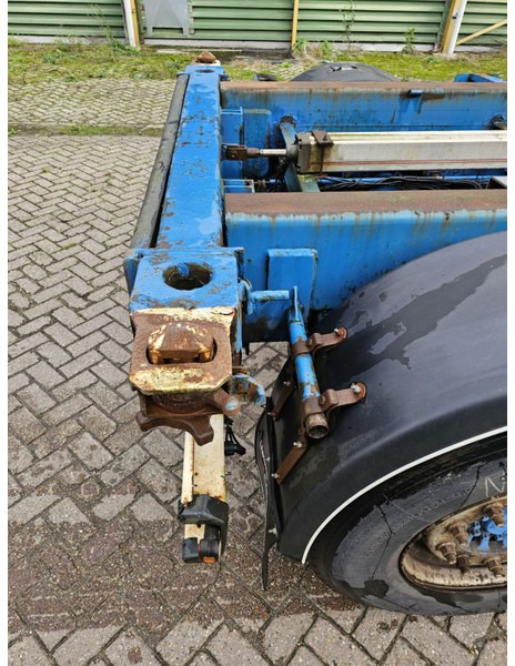 Container transporter/ Swap body semi-trailer D-Tec UL 9401 - Multichassis: picture 11