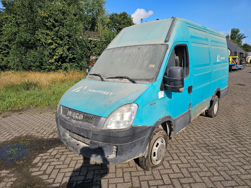 Iveco Daily 35C15V Daily 35C15V - Car: picture 1 Iveco Daily 35C15V Daily 35C15V - Car: picture 1