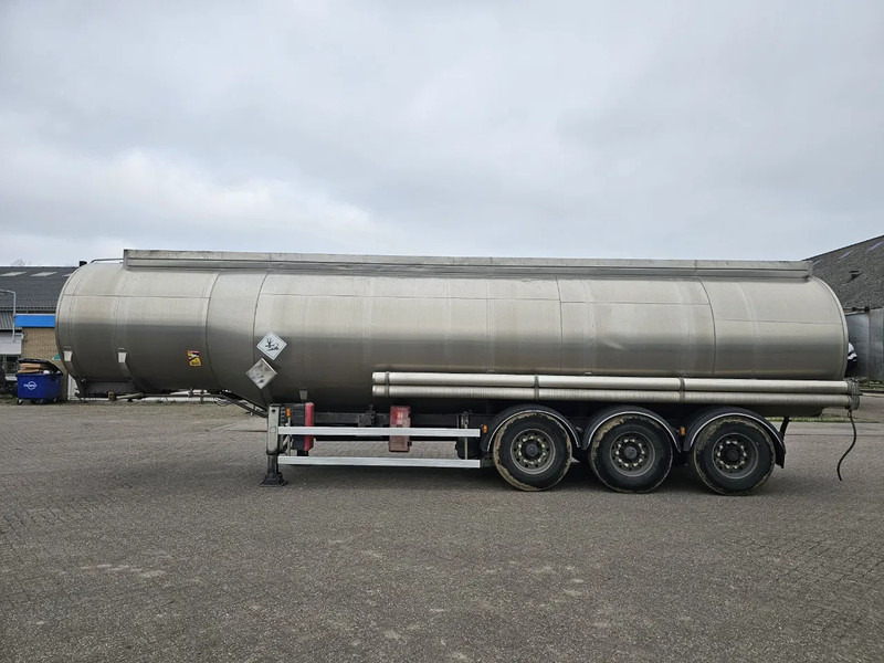 Tank semi-trailer Magyar RVS - INOX - 38.5 M3- 7 Comp.: picture 7 Tank semi-trailer Magyar RVS - INOX - 38.5 M3- 7 Comp.: picture 7