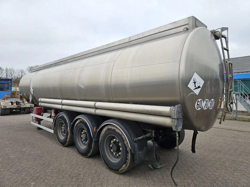 Tank semi-trailer Magyar RVS - INOX - 38.5 M3- 7 Comp.: picture 6 Tank semi-trailer Magyar RVS - INOX - 38.5 M3- 7 Comp.: picture 6