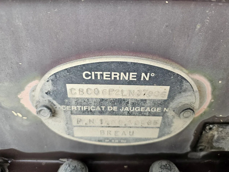 Tank semi-trailer Magyar RVS - INOX - 38.5 M3- 7 Comp.: picture 15 Tank semi-trailer Magyar RVS - INOX - 38.5 M3- 7 Comp.: picture 15