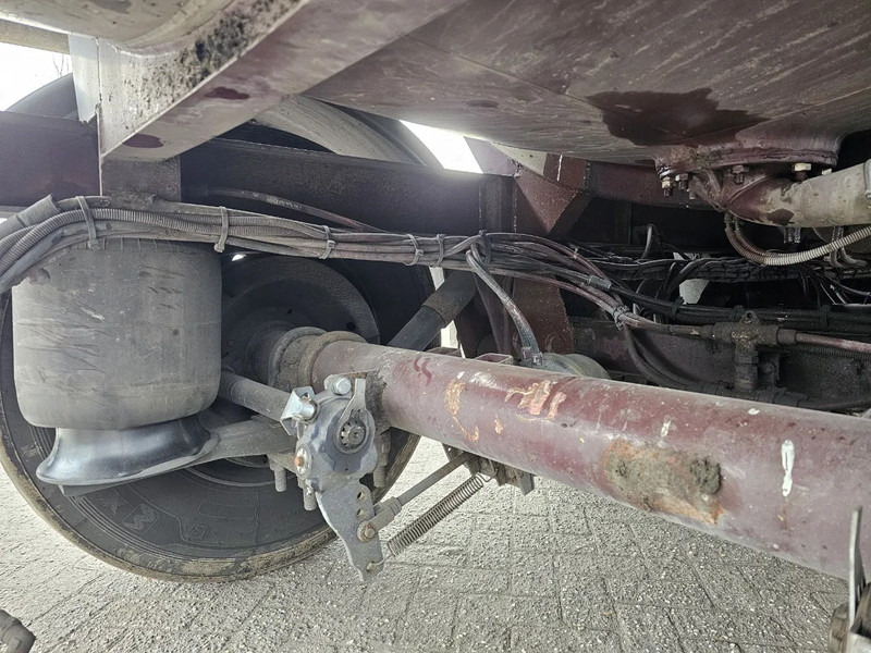 Tank semi-trailer Magyar RVS - INOX - 38.5 M3- 7 Comp.: picture 10 Tank semi-trailer Magyar RVS - INOX - 38.5 M3- 7 Comp.: picture 10