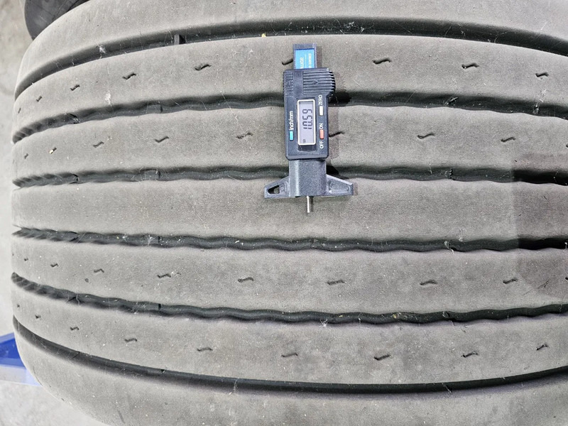 Michelin 50x 445/45R19.5 - Tire for Truck: picture 2 Michelin 50x 445/45R19.5 - Tire for Truck: picture 2