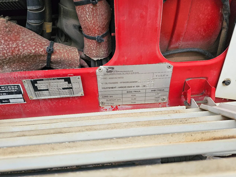 Fire truck Renault M210 Arbois 3500L: picture 15