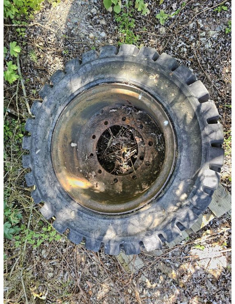 SOLIDE 8.25-20 - Tire: picture 3 SOLIDE 8.25-20 - Tire: picture 3