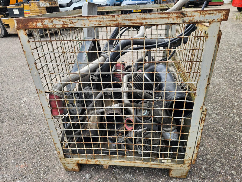 MAN Bak met vrachtwagen onderdelen - Spare parts for Truck: picture 5 MAN Bak met vrachtwagen onderdelen - Spare parts for Truck: picture 5