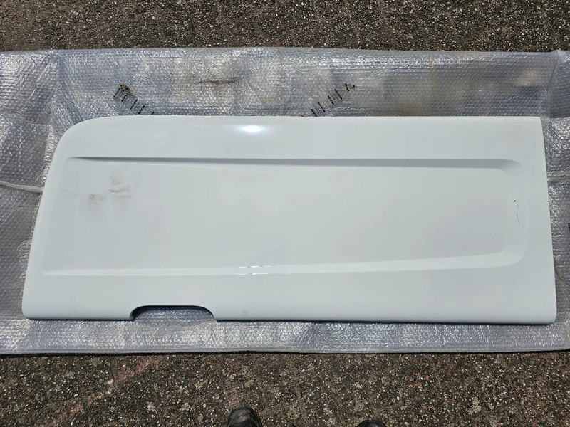 MAN Zij paneel 81.41680.0075 - Spare parts for Truck: picture 1 MAN Zij paneel 81.41680.0075 - Spare parts for Truck: picture 1