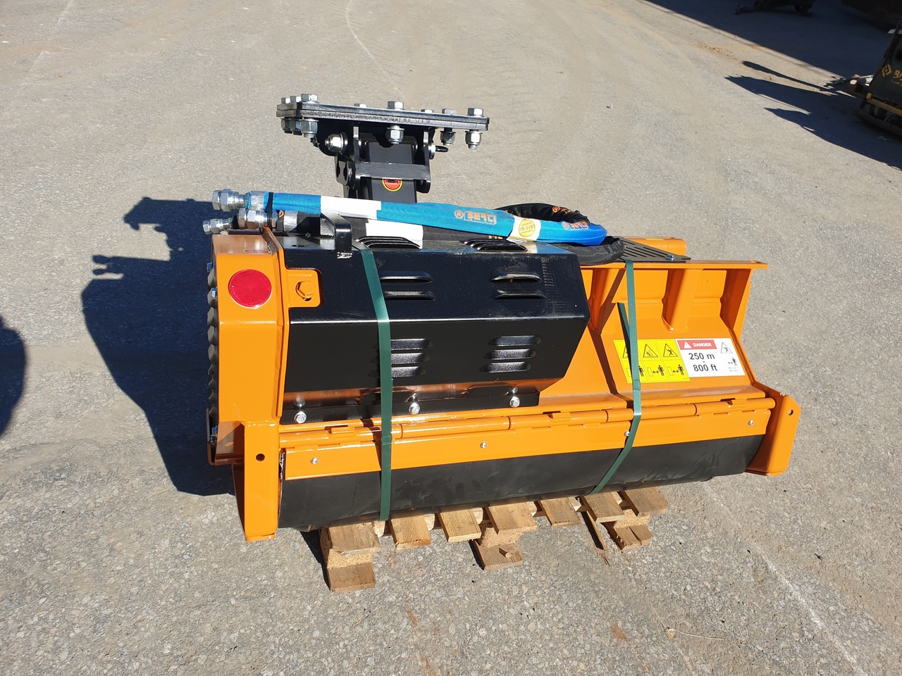 BERTI PARK/SB 110 - Hydraulic mulching head - Attachment for Excavator: picture 3 BERTI PARK/SB 110 - Hydraulic mulching head - Attachment for Excavator: picture 3