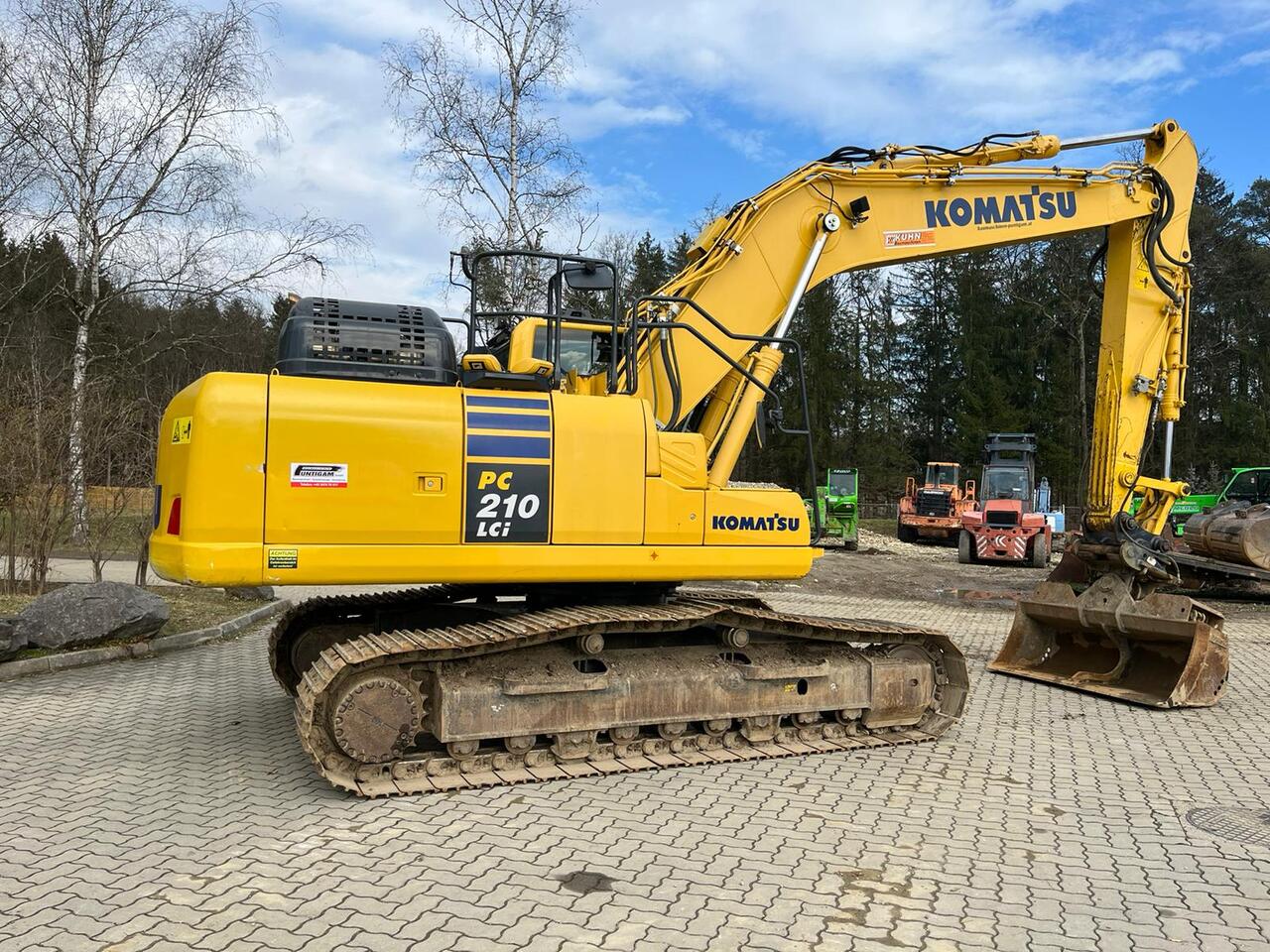 KOMATSU PC 210 LCI-11 - Crawler excavator: picture 2 KOMATSU PC 210 LCI-11 - Crawler excavator: picture 2