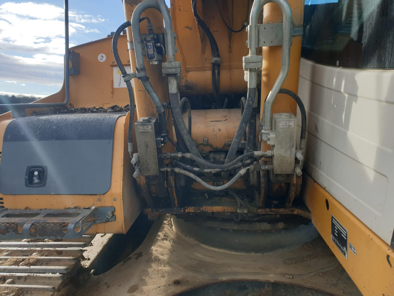 Crawler excavator LIEBHERR R 916 LC-423: picture 9
