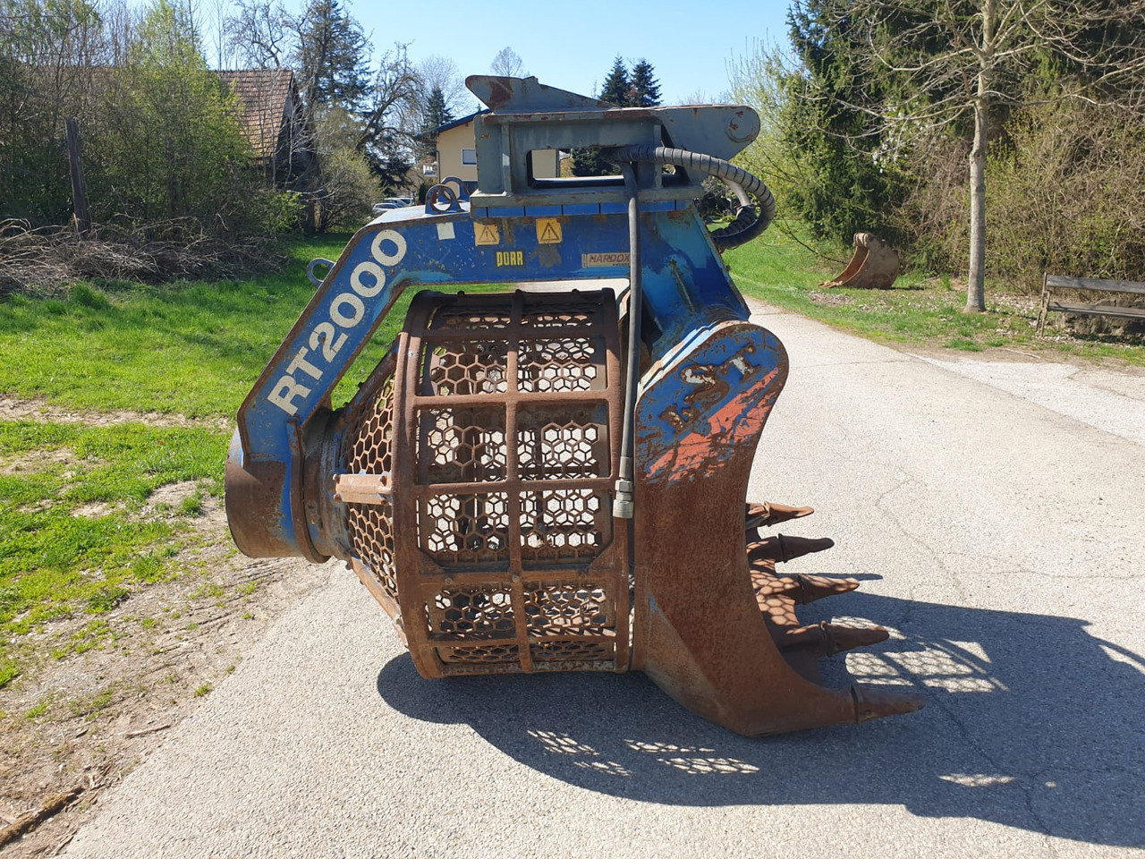 LST RT 2000 - Sorting bucket for Crawler excavator: picture 2 LST RT 2000 - Sorting bucket for Crawler excavator: picture 2