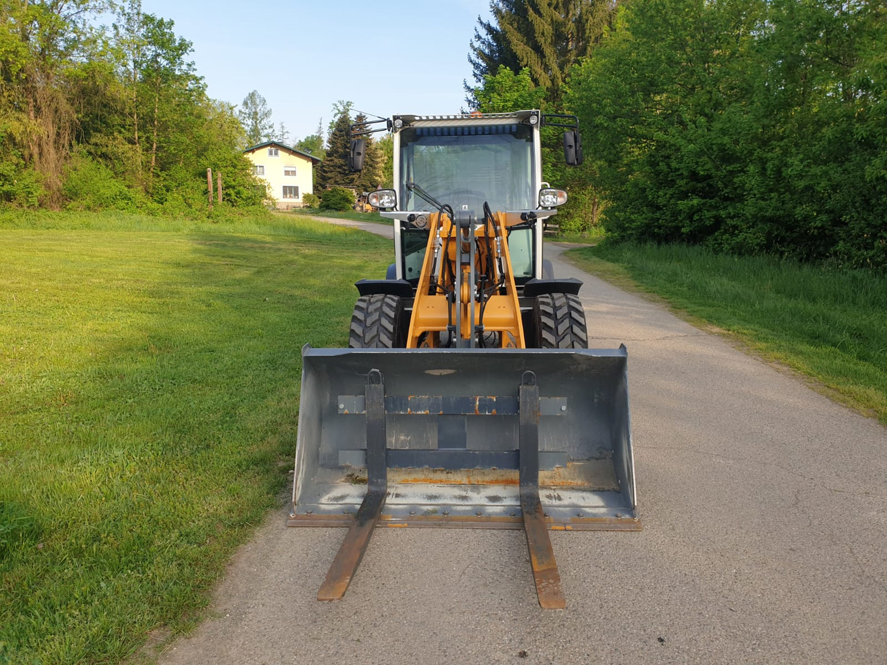 Liebherr L 504 C - Wheel loader: picture 4 Liebherr L 504 C - Wheel loader: picture 4