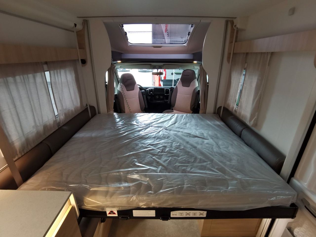 Semi-integrated motorhome Chausson 640 ULTIMATE / -2026- / 140PS-8G. / XXL- HUBBETT: picture 17 Semi-integrated motorhome Chausson 640 ULTIMATE / -2026- / 140PS-8G. / XXL- HUBBETT: picture 17