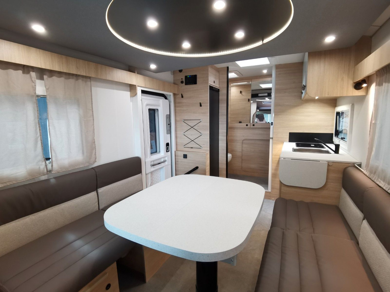 Semi-integrated motorhome Chausson 640 ULTIMATE / -2026- / 140PS-8G. / XXL- HUBBETT: picture 14 Semi-integrated motorhome Chausson 640 ULTIMATE / -2026- / 140PS-8G. / XXL- HUBBETT: picture 14